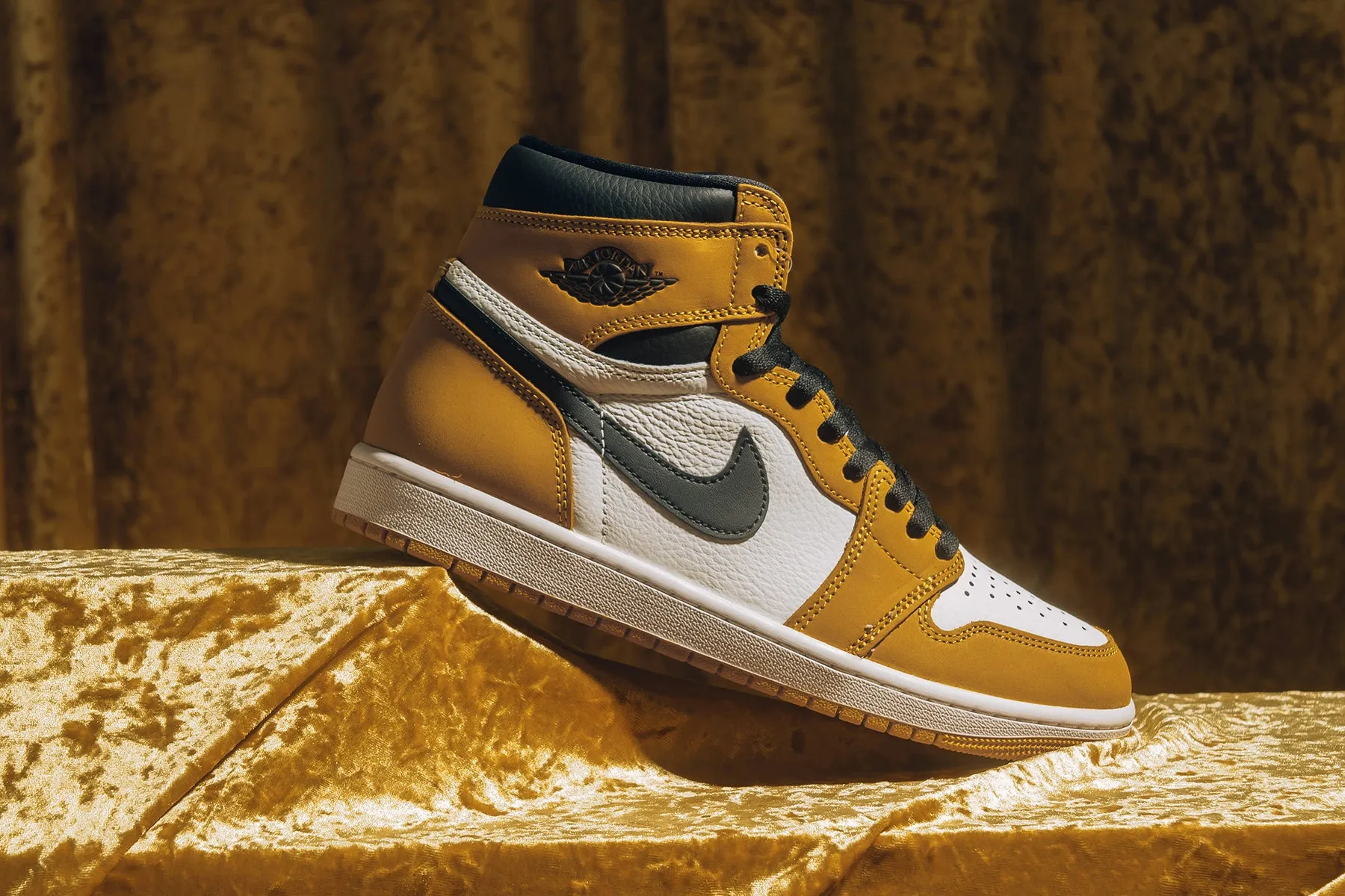 Air Jordan 1 Retro High OG 'Yellow Ochre' - Yellow Ochre/Black/Sail