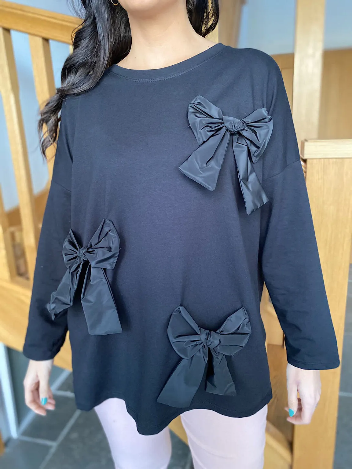 Black Round Neck Bow Top Poppy