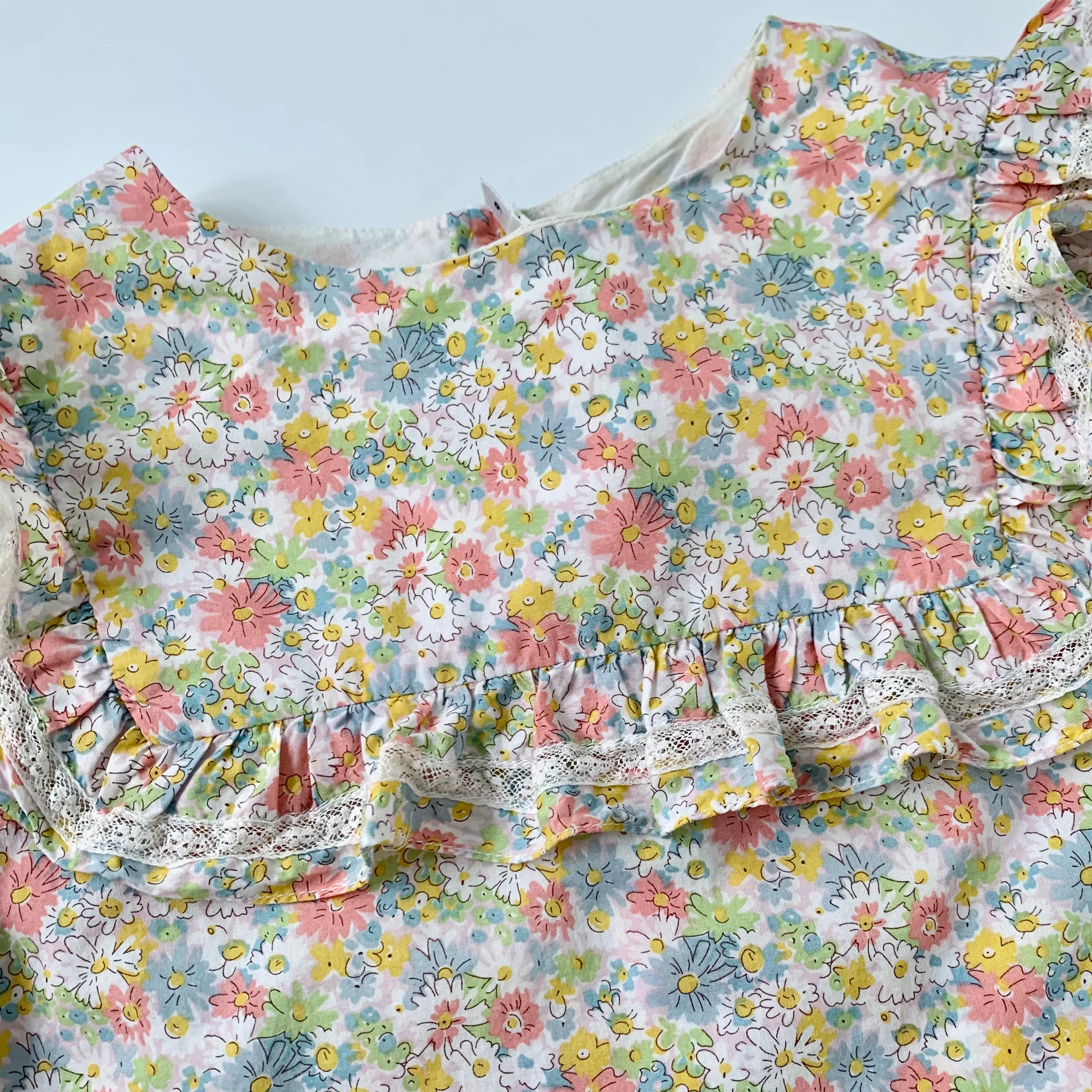 Bonpoint Apricot Toned Liberty Print Blouse With Lace Trim: 6 Years