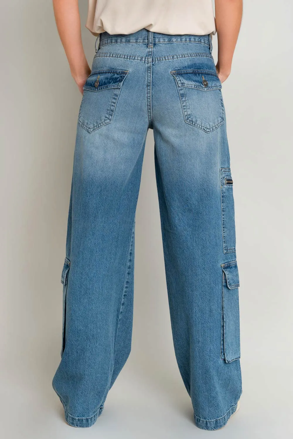 Pantalón cargo de denim multipocket cintura alta