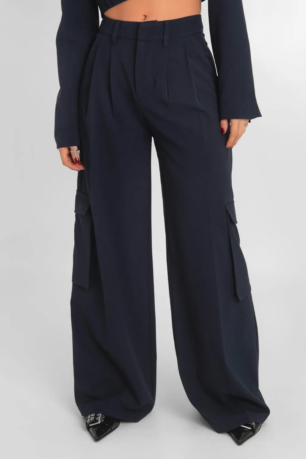 Pantalón cargo wide leg fit con pinzas