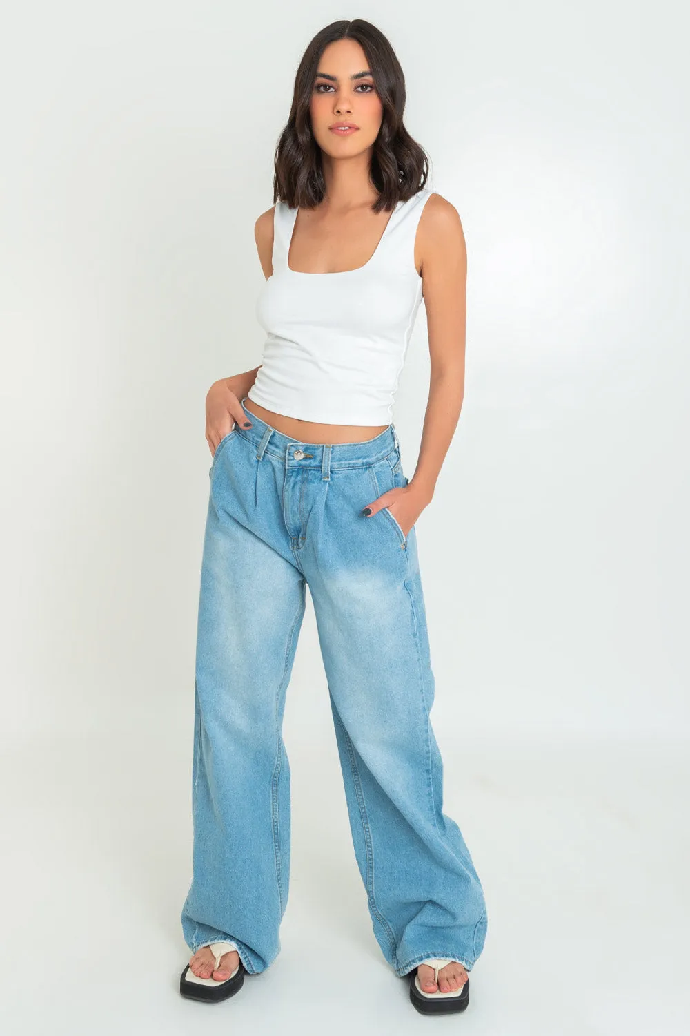 Pantalón de denim wide leg con pinzas