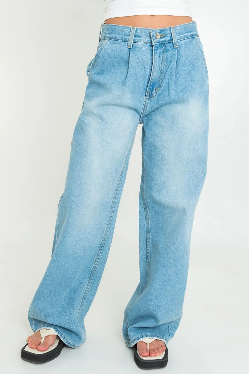 Pantalón de denim wide leg con pinzas