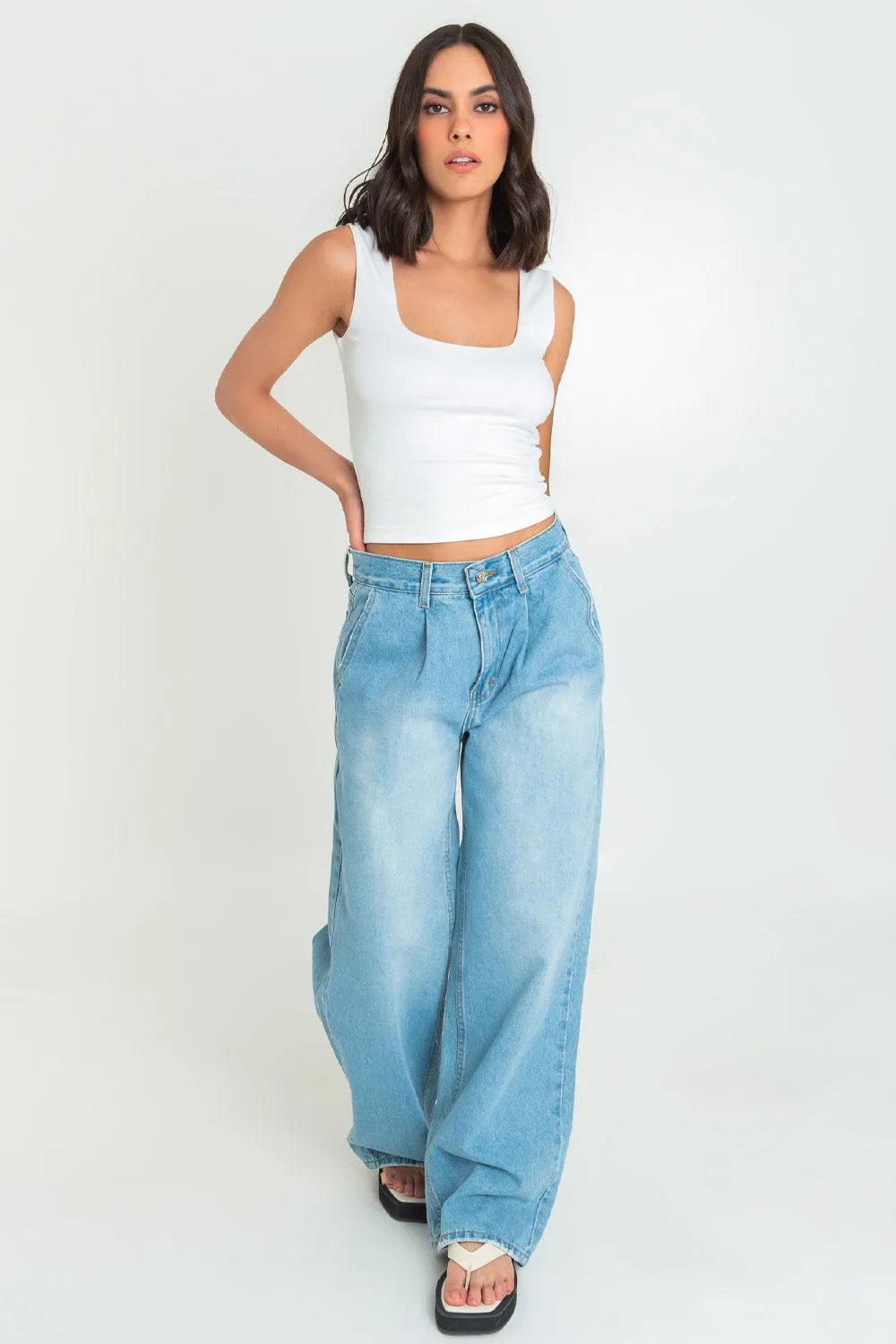 Pantalón de denim wide leg con pinzas