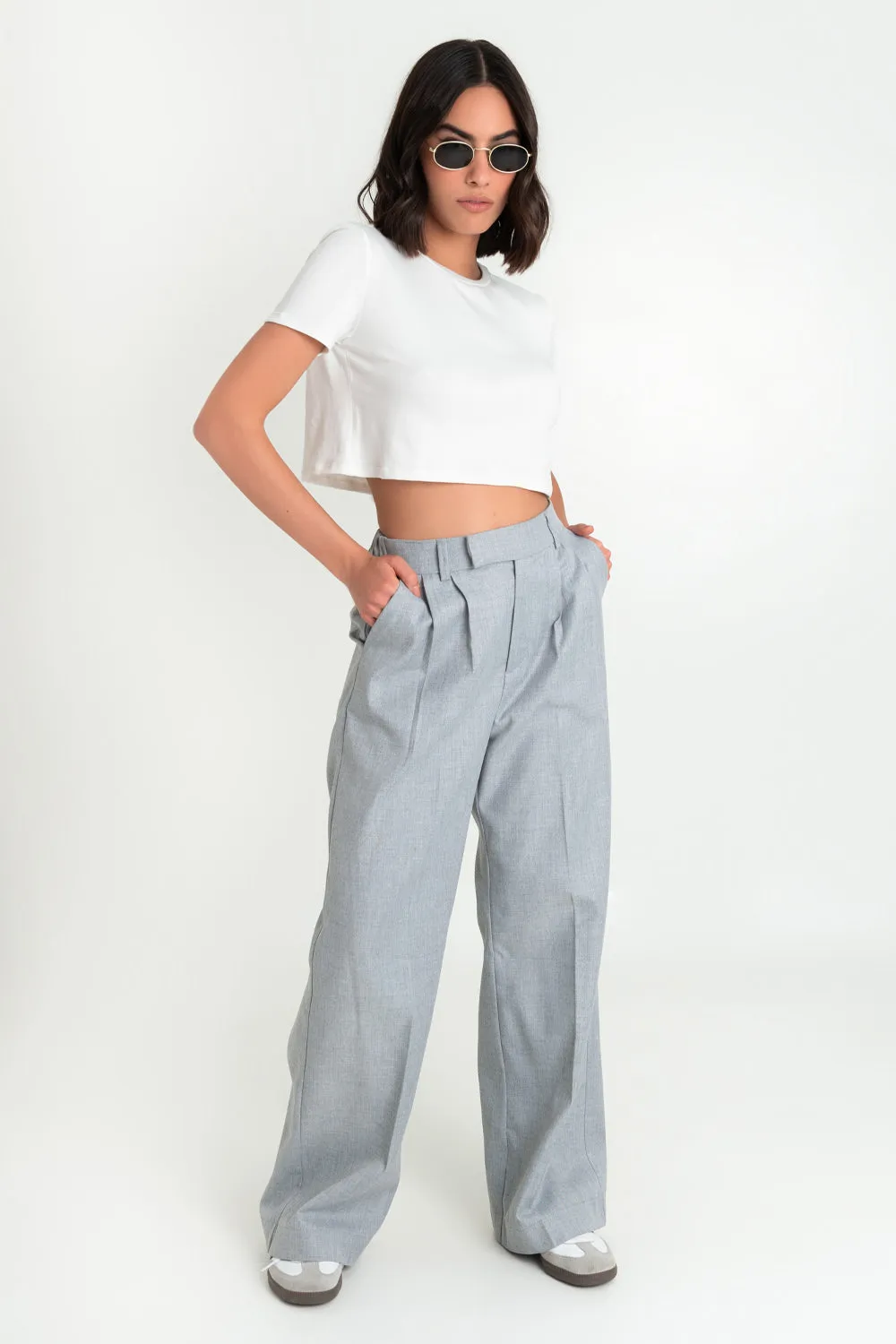 Pantalón de wide leg fit con pinzas frontales