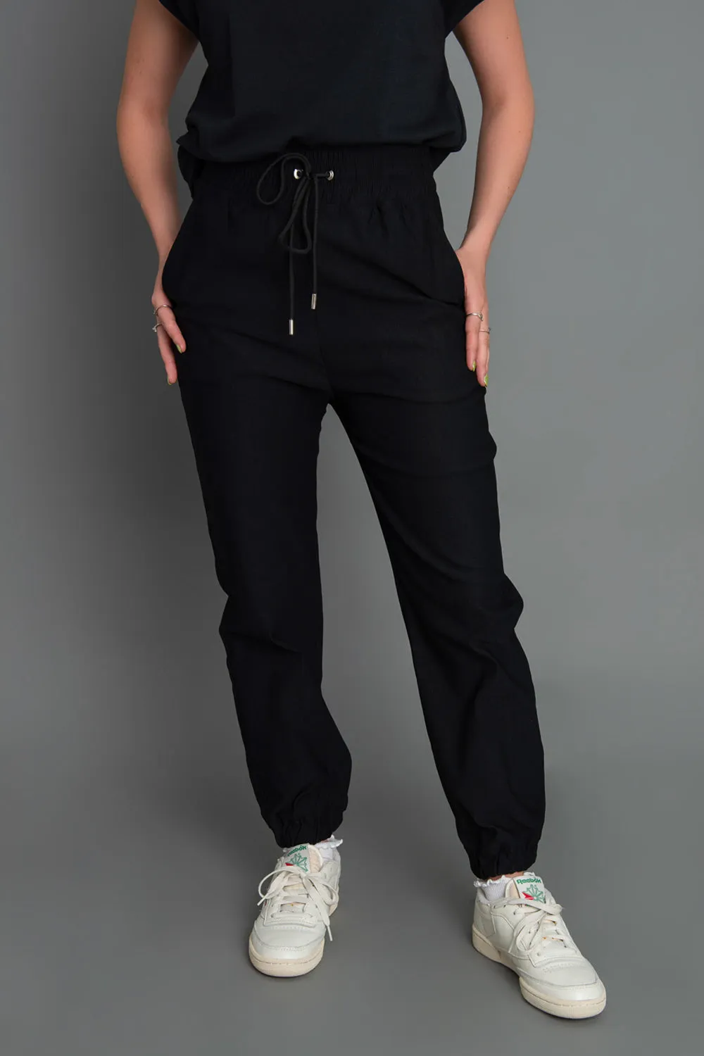 Pantalón jogger fit recto con jareta