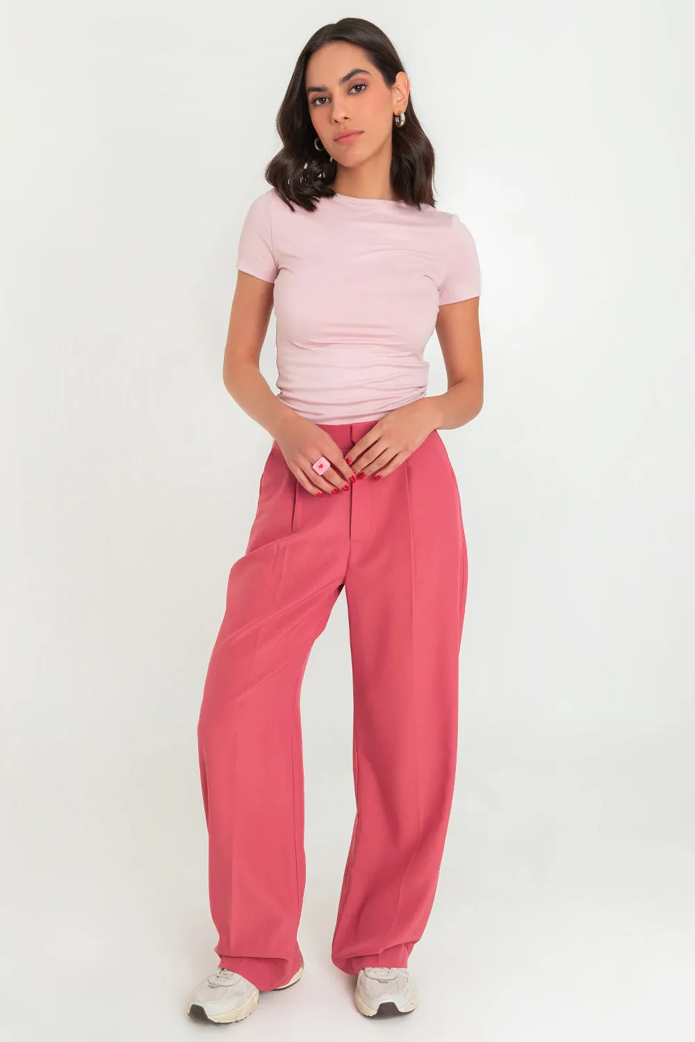 Pantalón wide leg fit tiro alto con pinzas