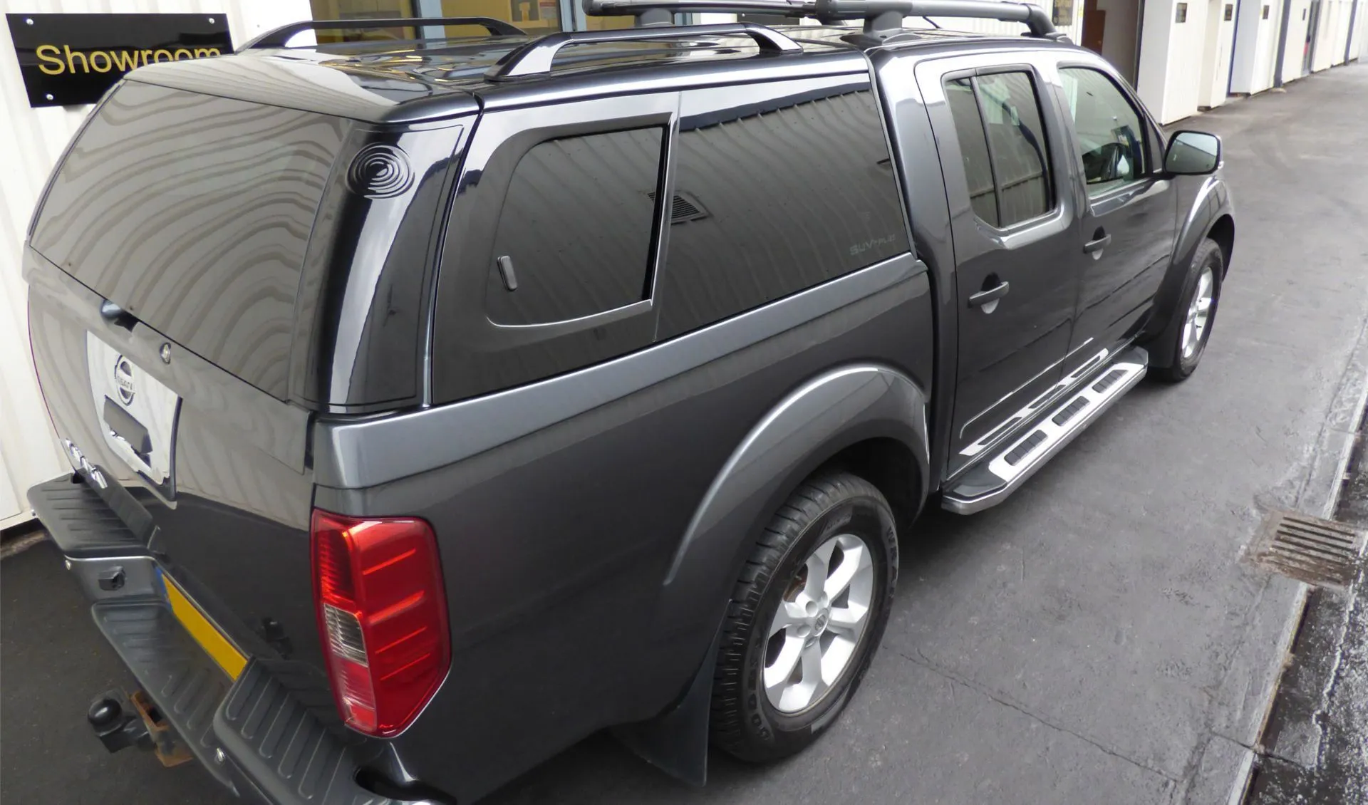 Suburban Side Steps Running Boards for Nissan Navara D40 Double Cab 06-15