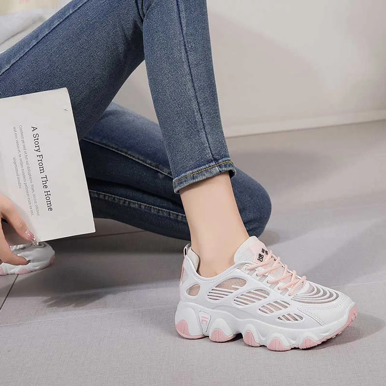 White pink pattern hollow stripe shoe sneaker