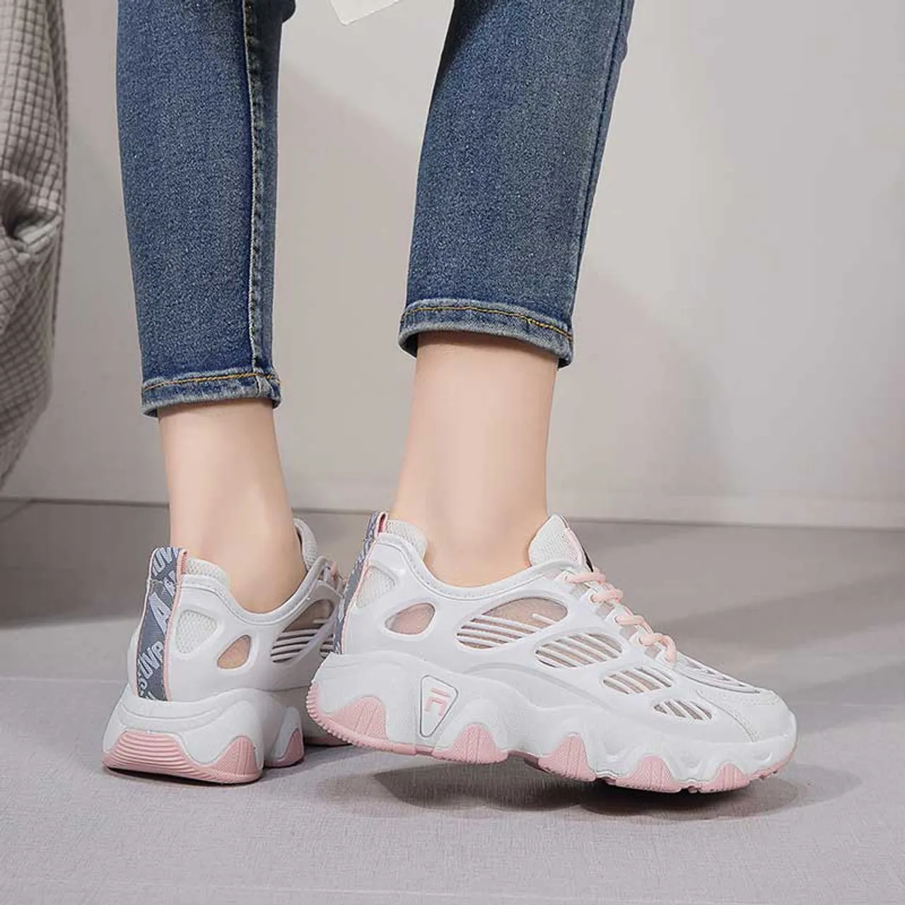 White pink pattern hollow stripe shoe sneaker